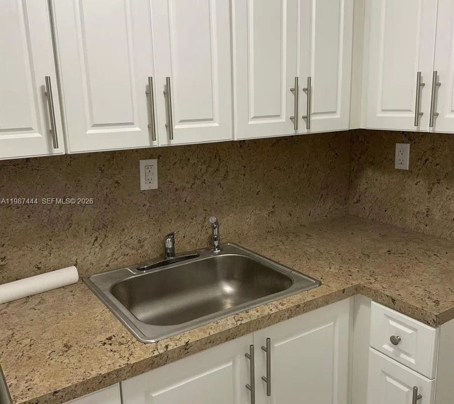 2265 NW 100th St # C, Miami FL 33147