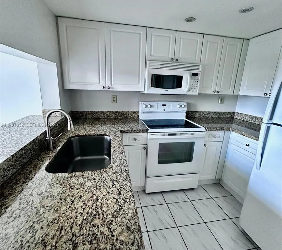 11750 SW 18th St # 1, Miami FL 33175