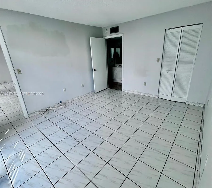 11750 SW 18th St # 1, Miami FL 33175