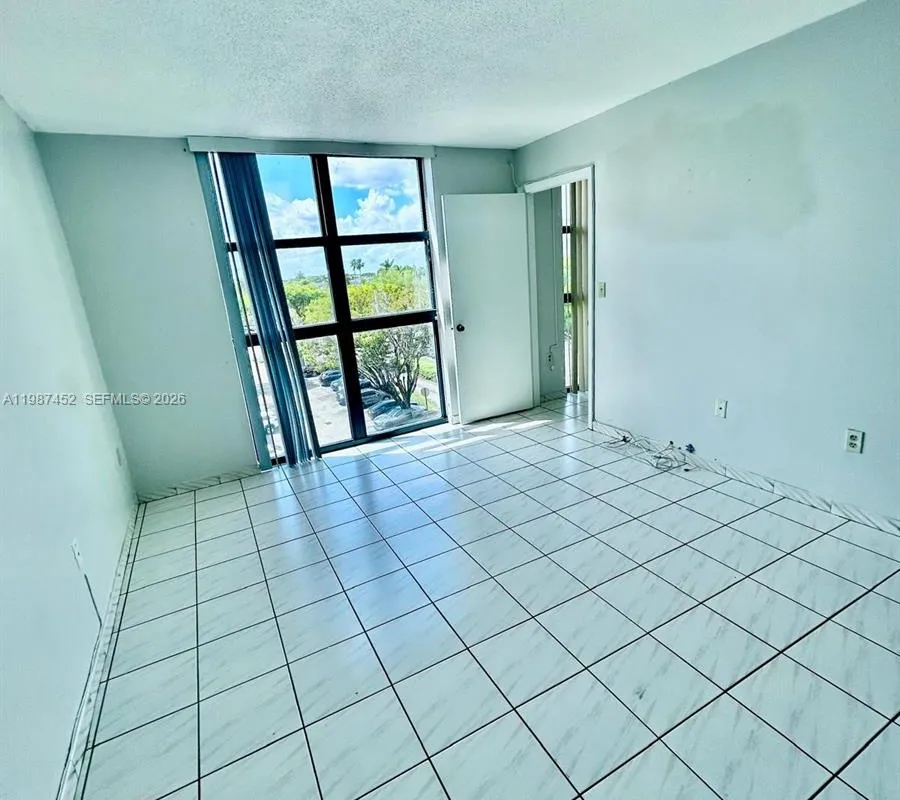 11750 SW 18th St # 1, Miami FL 33175