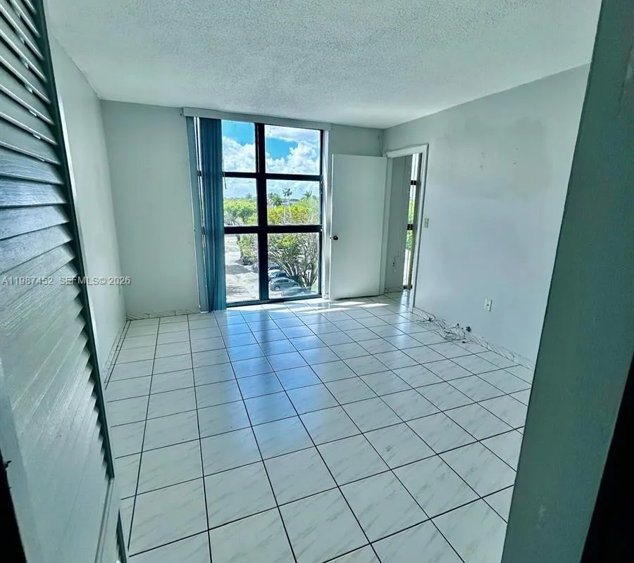 11750 SW 18th St # 1, Miami FL 33175