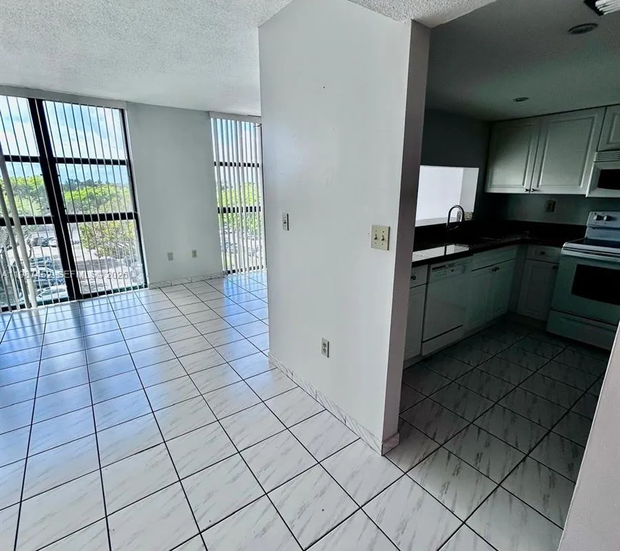11750 SW 18th St # 1, Miami FL 33175