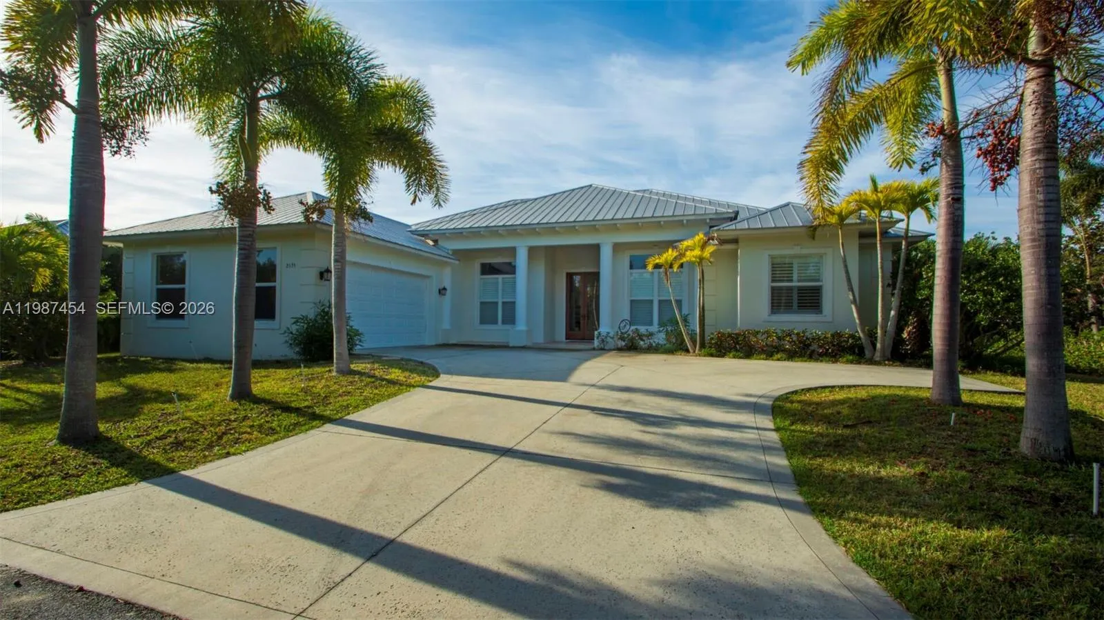 2135 Island Dr, Vero Beach FL 32963