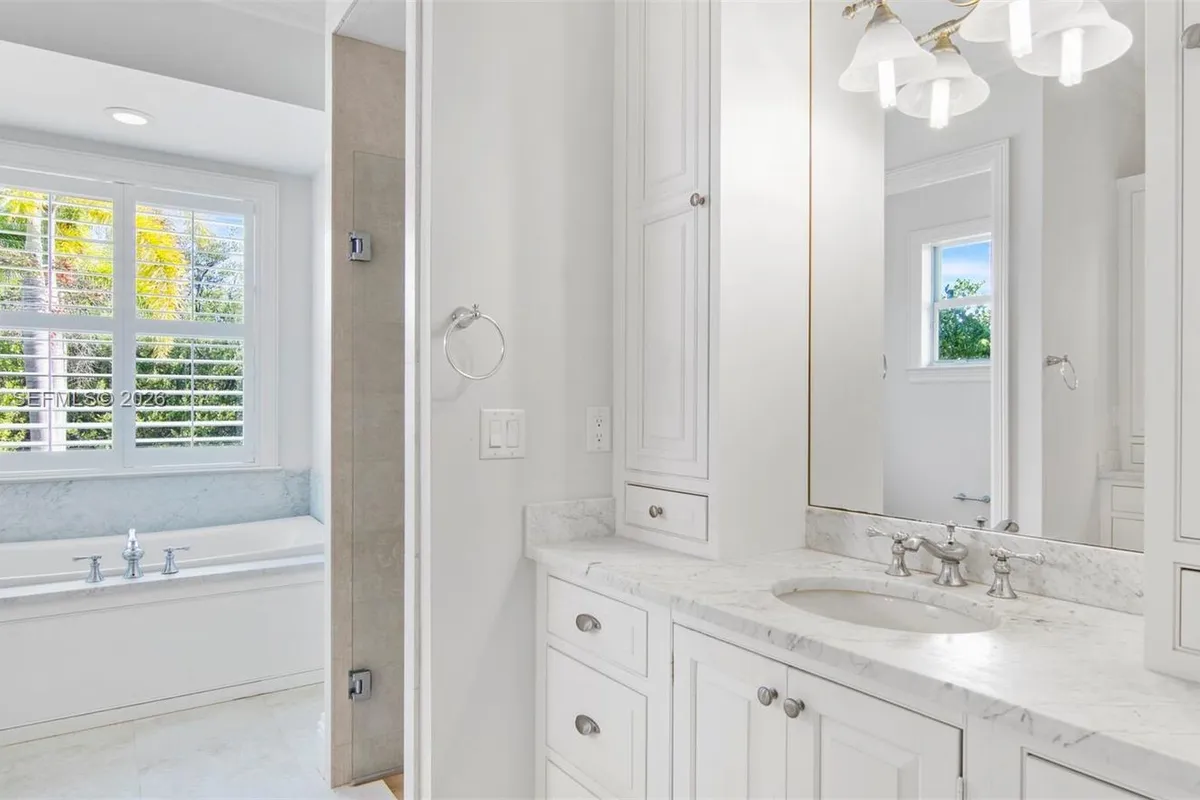 2135 Island Dr, Vero Beach FL 32963