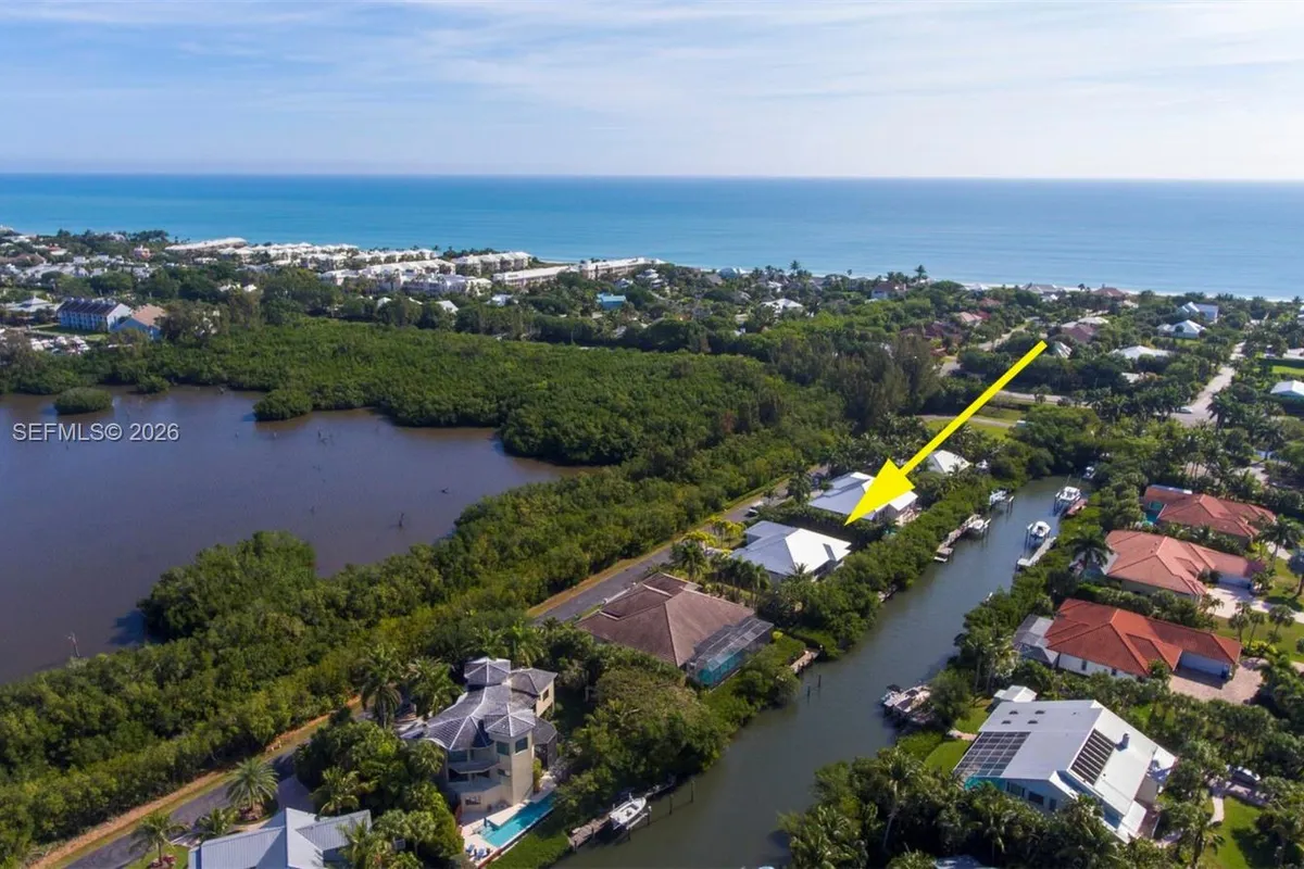 2135 Island Dr, Vero Beach FL 32963
