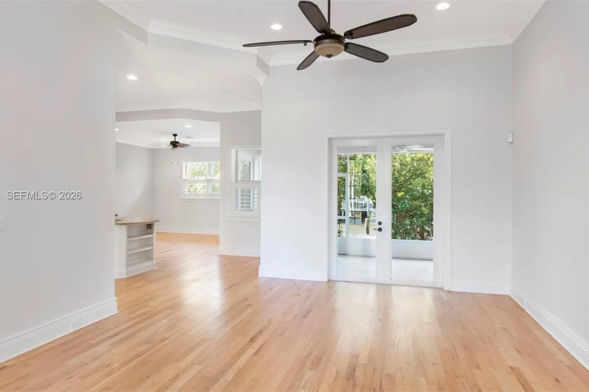 2135 Island Dr, Vero Beach FL 32963