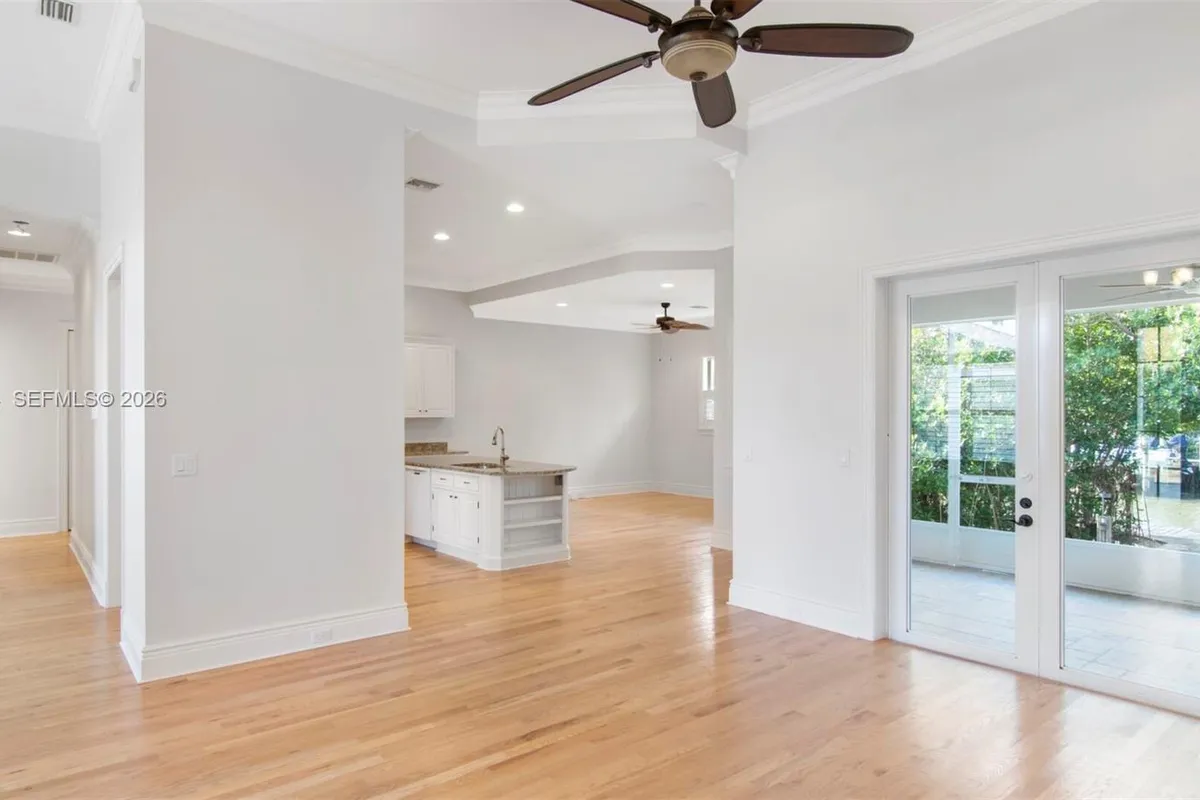 2135 Island Dr, Vero Beach FL 32963