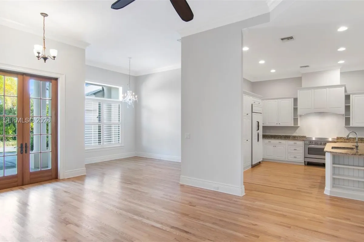 2135 Island Dr, Vero Beach FL 32963