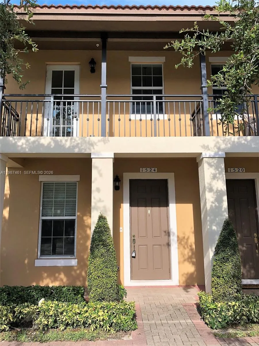 1524 SW 147th Ave, Pembroke Pines FL 33027