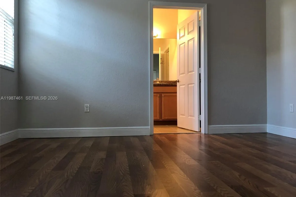 1524 SW 147th Ave, Pembroke Pines FL 33027