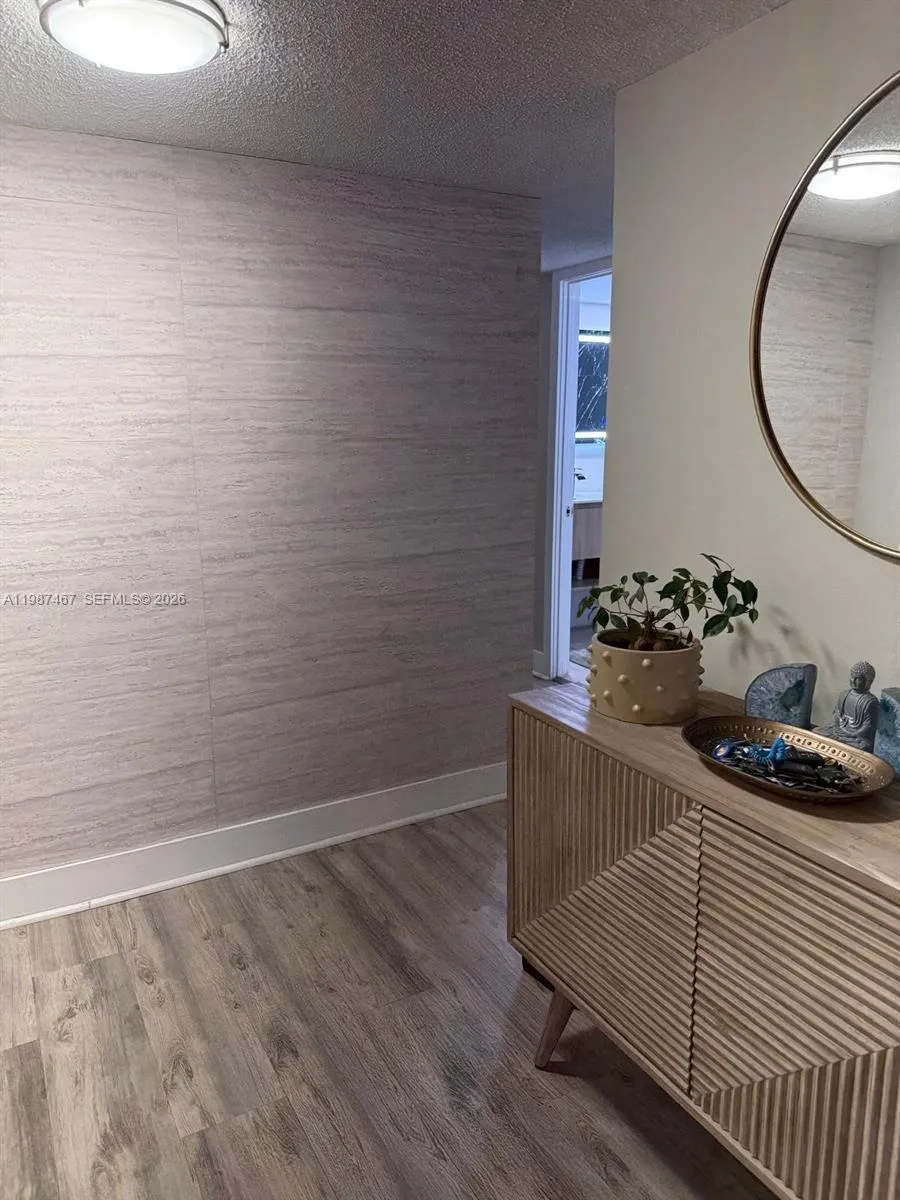 18061 Biscayne Blvd # 404, Aventura FL 33160