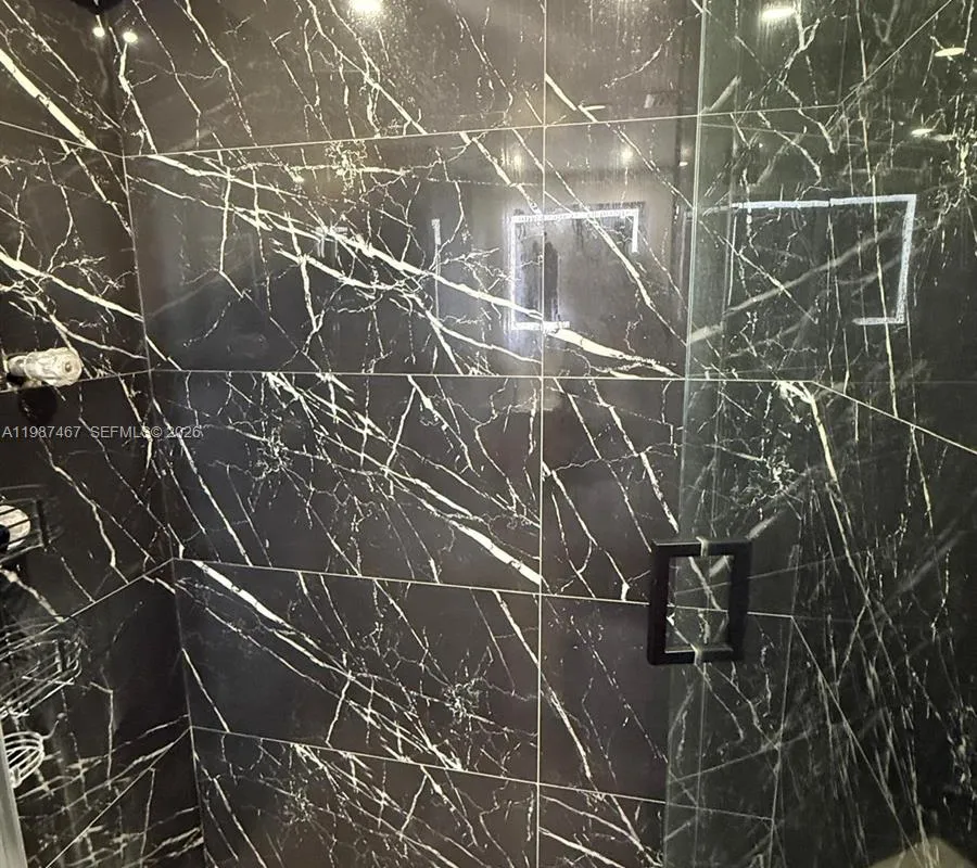 18061 Biscayne Blvd # 404, Aventura FL 33160