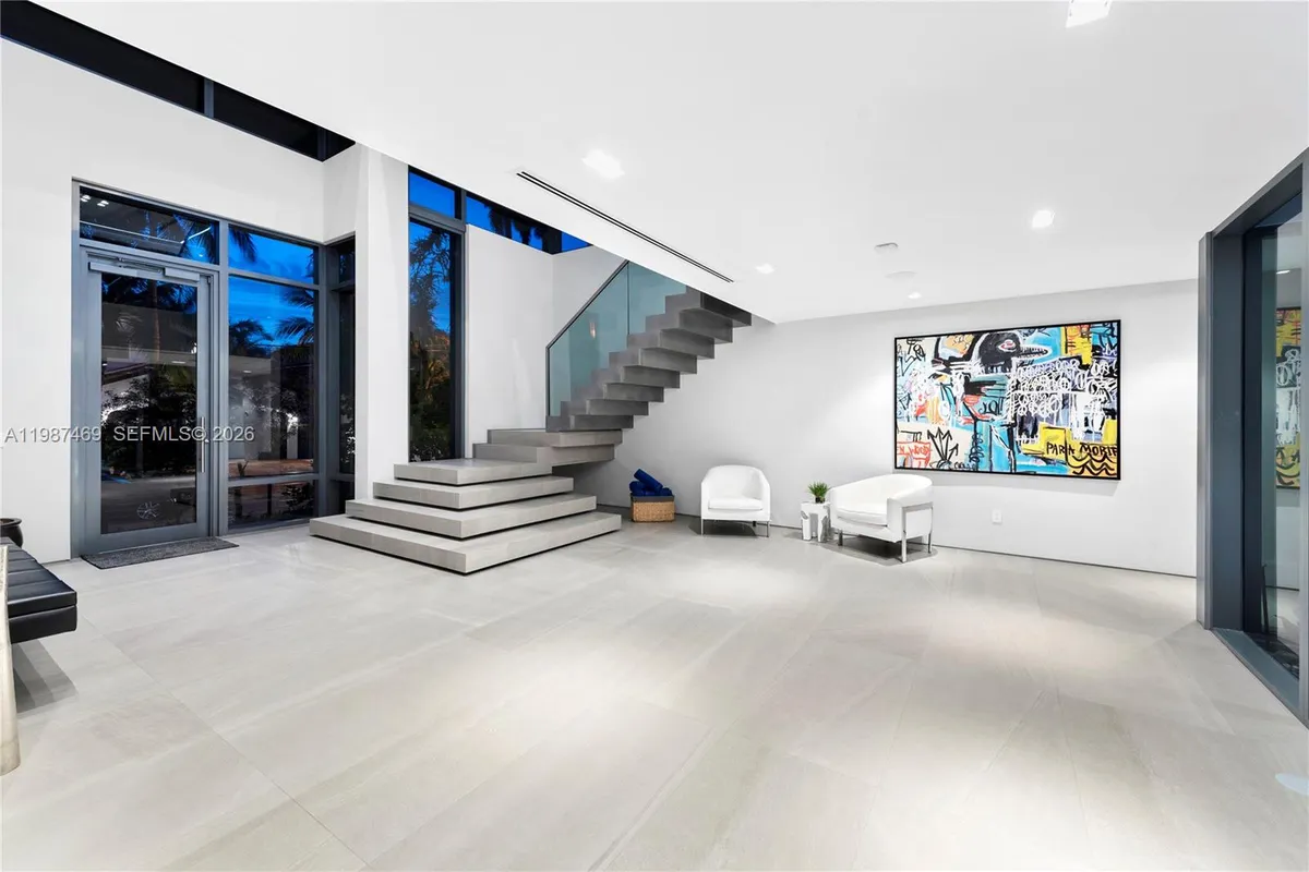 440 Mola Ave, Fort Lauderdale FL 33301