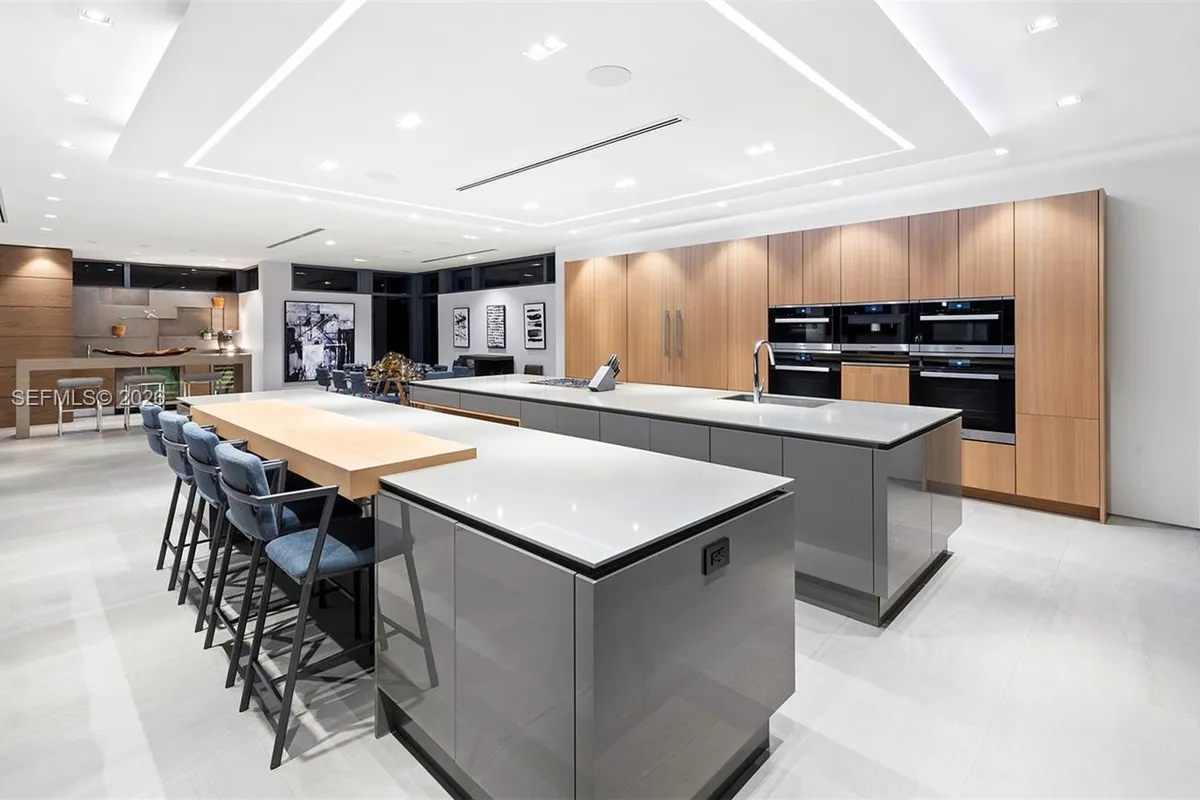 440 Mola Ave, Fort Lauderdale FL 33301