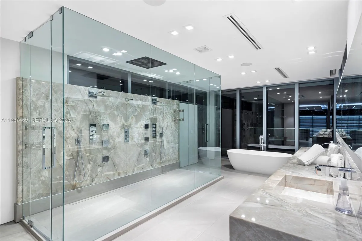 440 Mola Ave, Fort Lauderdale FL 33301