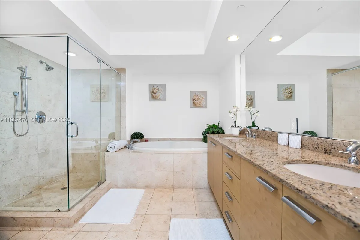 1830 S Ocean Dr # 2808, Hallandale Beach FL 33009