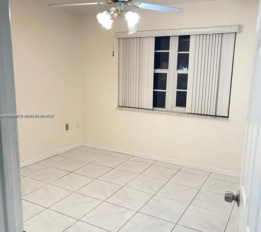 17220 SW 93rd Ave # 2, Palmetto Bay FL 33157