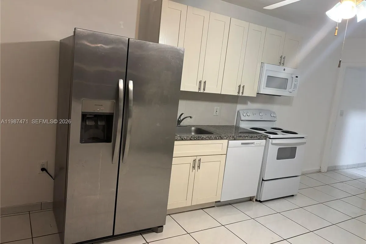 17220 SW 93rd Ave # 2, Palmetto Bay FL 33157