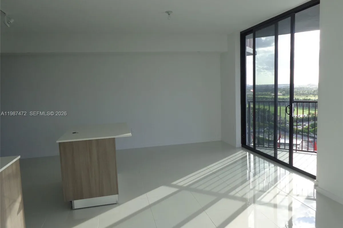 5300 Paseo Blvd # 1114, Doral FL 33166