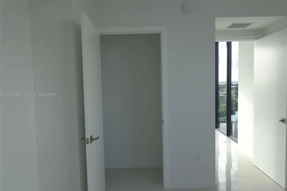 5300 Paseo Blvd # 1114, Doral FL 33166