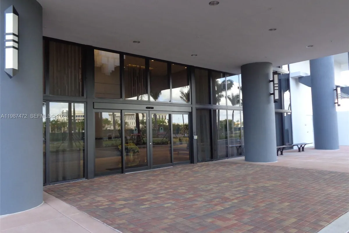 5300 Paseo Blvd # 1114, Doral FL 33166