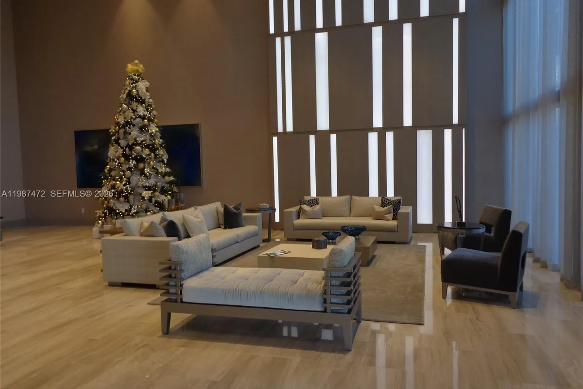 5300 Paseo Blvd # 1114, Doral FL 33166