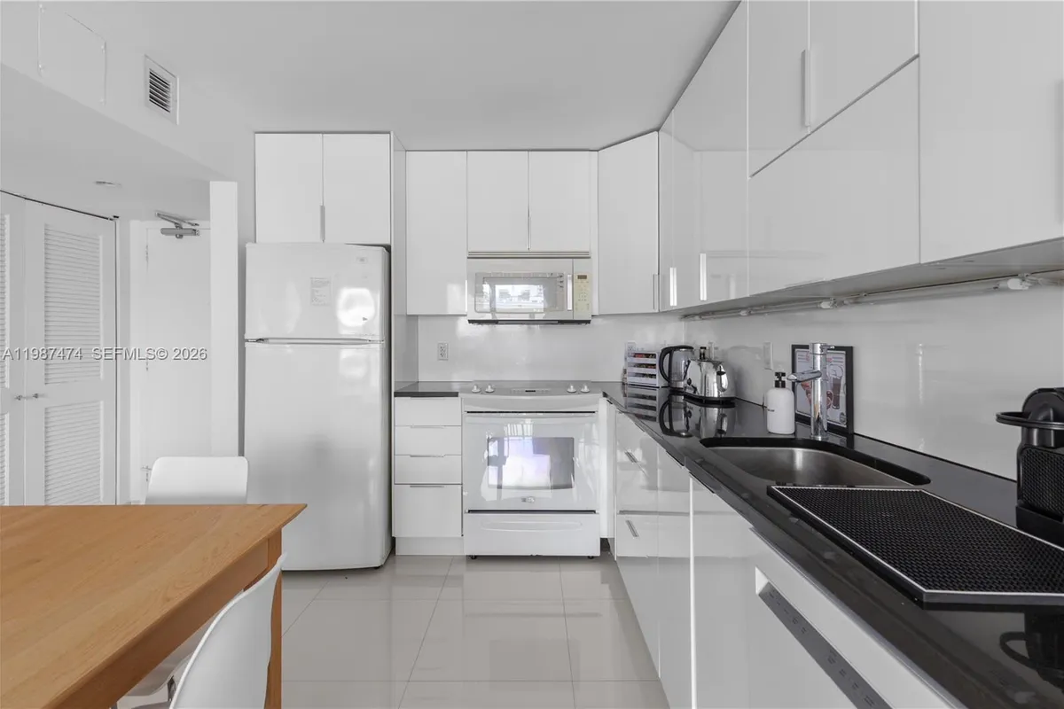 345 Ocean Dr # 607, Miami Beach FL 33139