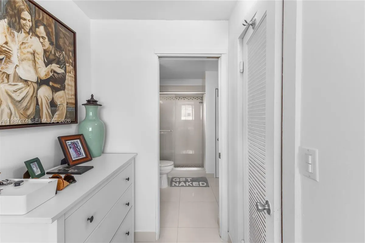 345 Ocean Dr # 607, Miami Beach FL 33139