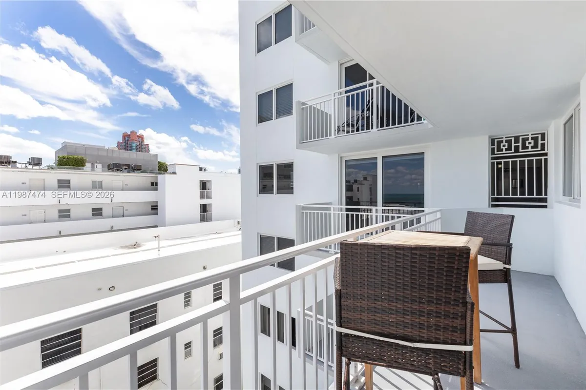 345 Ocean Dr # 607, Miami Beach FL 33139