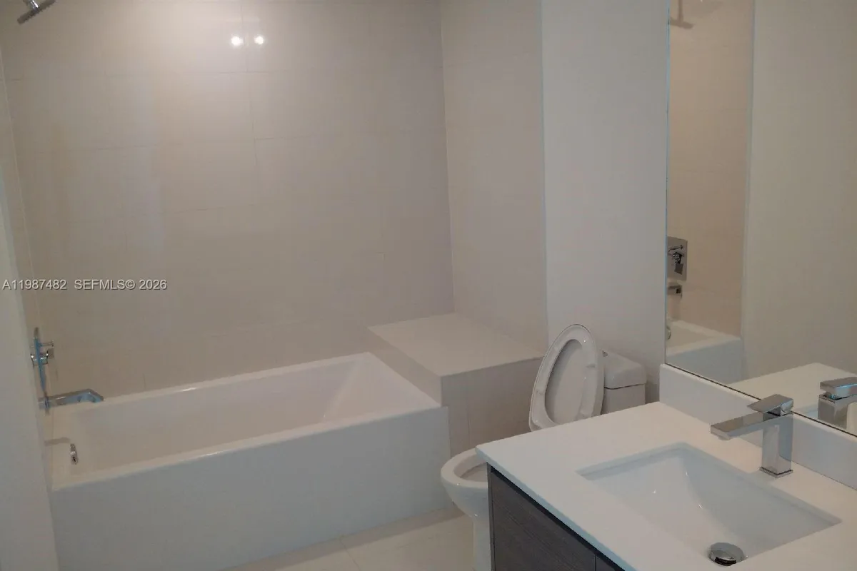 460 NE 28th St # 3705, Miami FL 33137