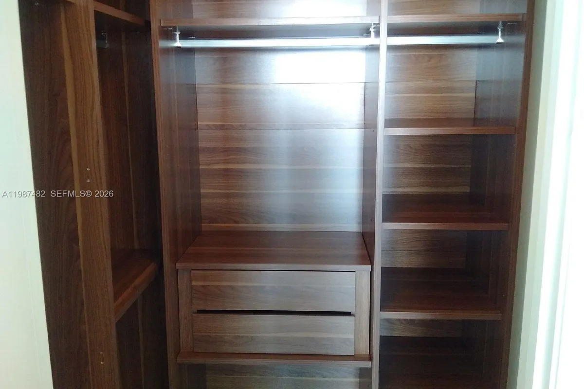 460 NE 28th St # 3705, Miami FL 33137