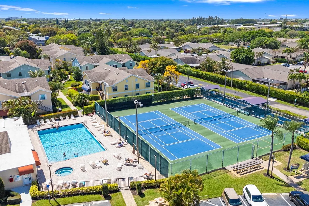 337 Waterside Dr # 337, Hypoluxo FL 33462