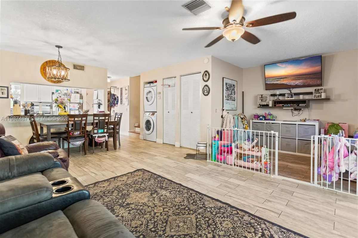 337 Waterside Dr # 337, Hypoluxo FL 33462