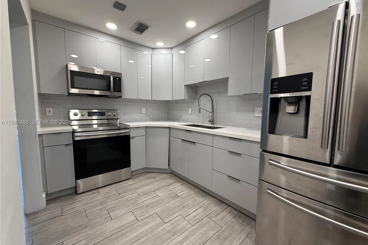 21133 SW 85th Ave # 304, Cutler Bay FL 33189