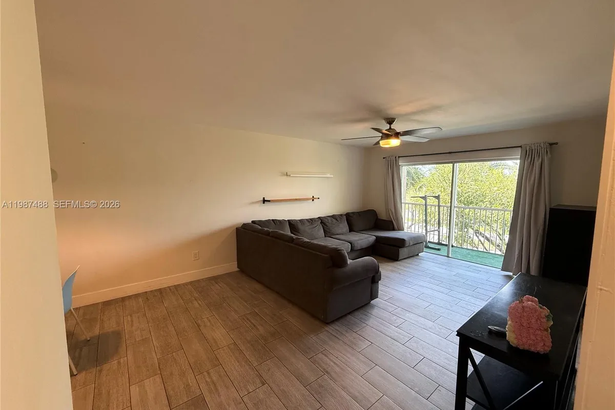 21133 SW 85th Ave # 304, Cutler Bay FL 33189