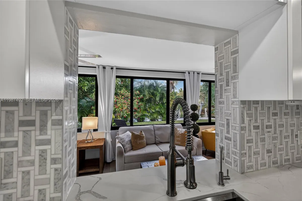 371 SE 3rd St # 371, Pompano Beach FL 33060