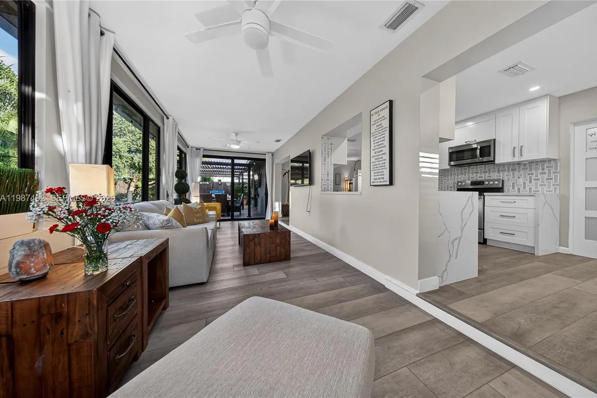 371 SE 3rd St # 371, Pompano Beach FL 33060