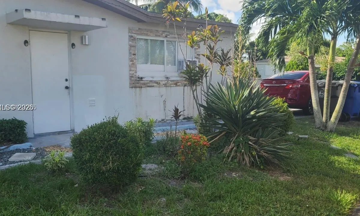 4795 NW 42nd St # C, Lauderdale Lakes FL 33319