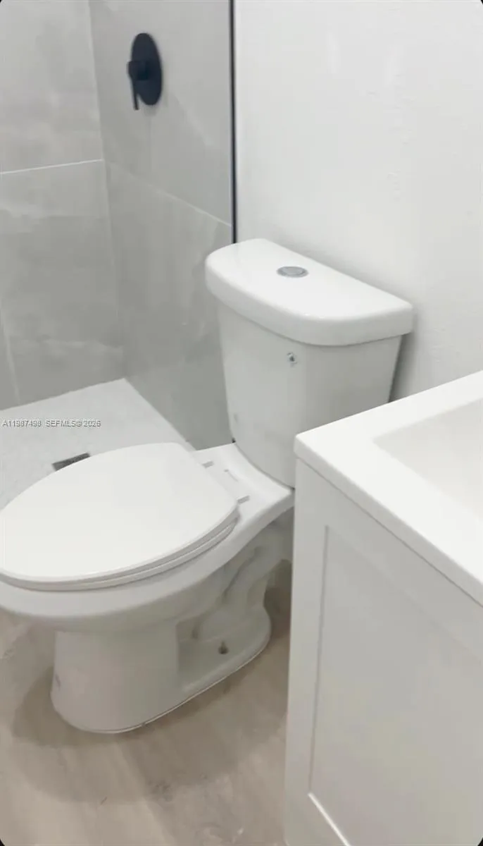 20200 NW 37 CT, Miami Gardens FL 33055