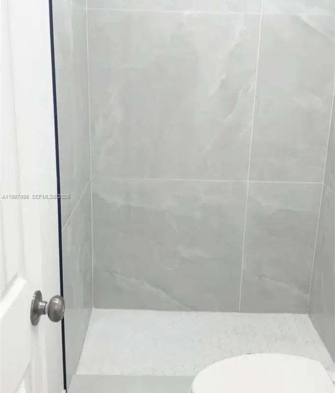 20200 NW 37 CT, Miami Gardens FL 33055