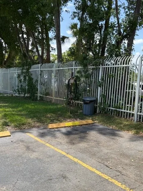 3910 Inverrary Blvd # B, Lauderhill FL 33319