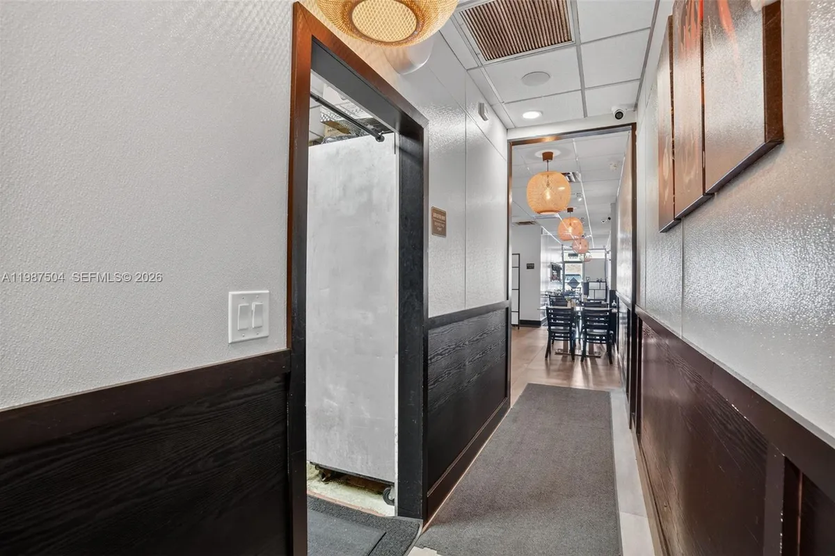 Restaurant For Sale in the heart of Kendall, Kendall FL 33186