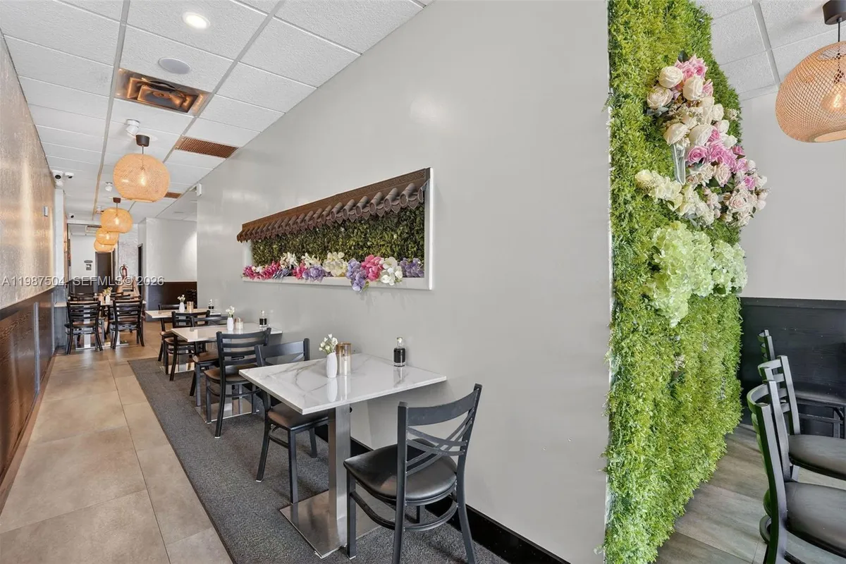 Restaurant For Sale in the heart of Kendall, Kendall FL 33186