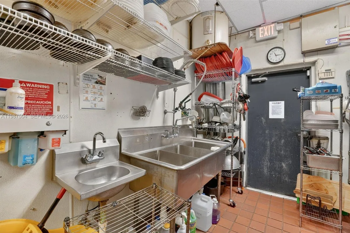 Restaurant For Sale in the heart of Kendall, Kendall FL 33186