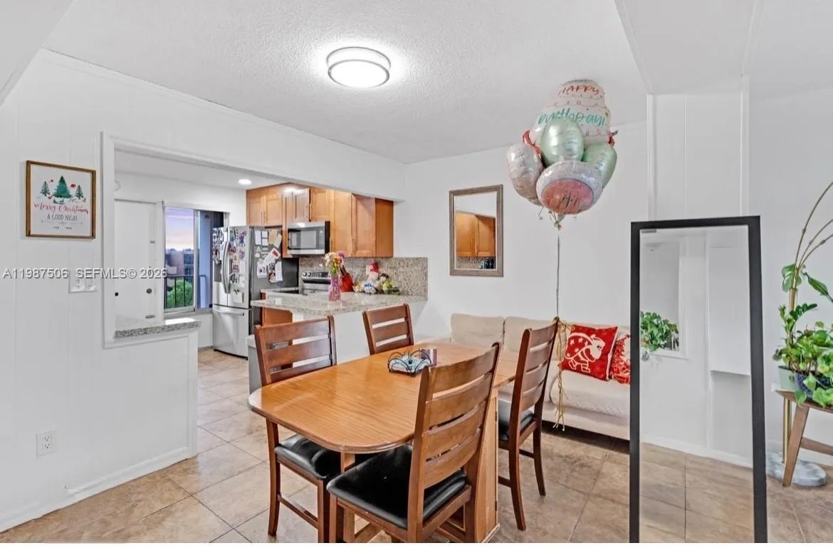 9240 Fontainebleau Blvd # 506, Miami FL 33172