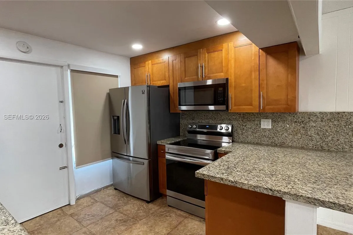 9240 Fontainebleau Blvd # 506, Miami FL 33172