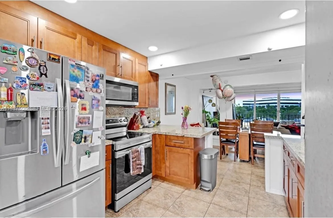 9240 Fontainebleau Blvd # 506, Miami FL 33172