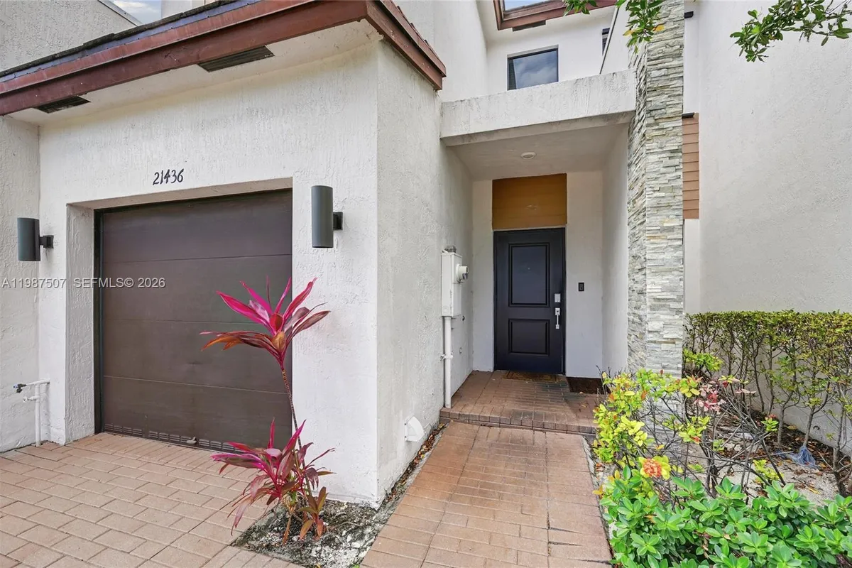 21436 NE 2nd Ct, Miami FL 33179