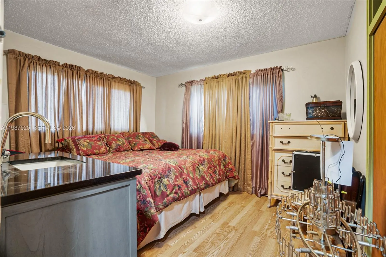 1761 NE 37th St, Oakland Park FL 33334