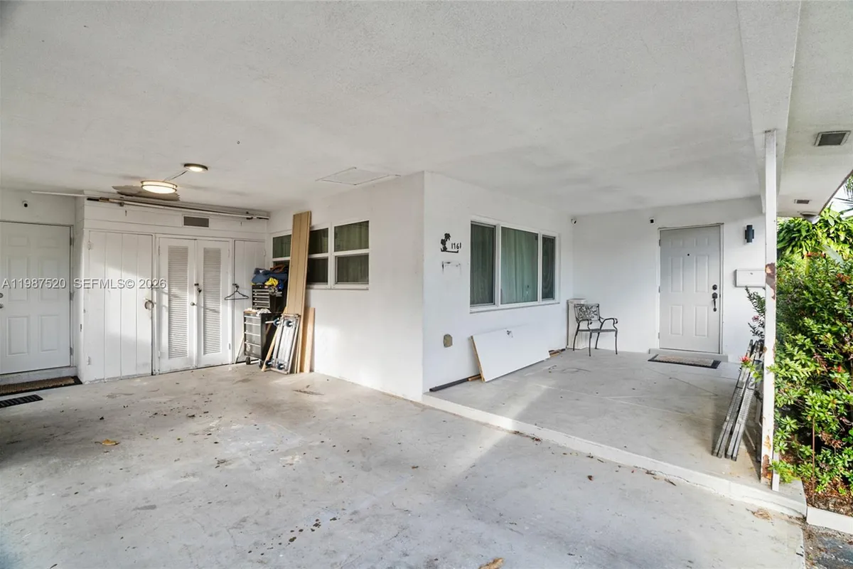 1761 NE 37th St, Oakland Park FL 33334